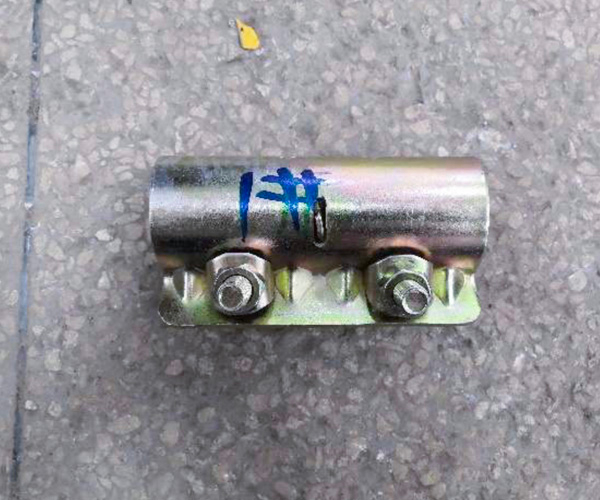 Bộ khớp nối tay &aacute;o bị &eacute;p sau khi thử nghiệm